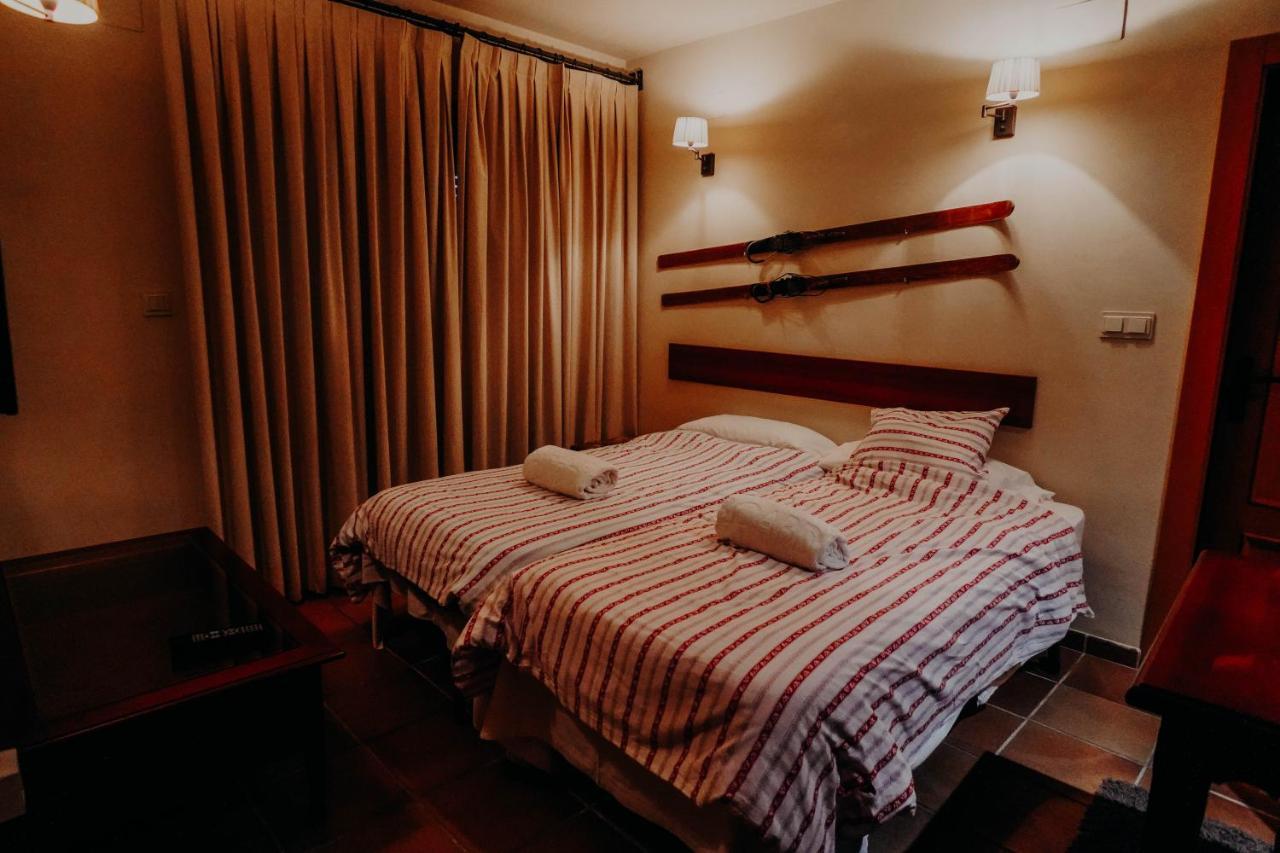 סיירה נבדה Apartamentos Boabdil מראה חיצוני תמונה