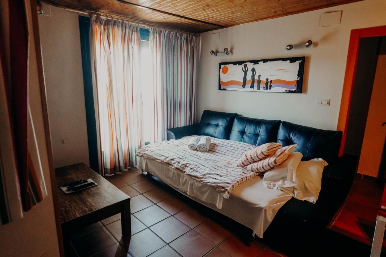 סיירה נבדה Apartamentos Boabdil מראה חיצוני תמונה